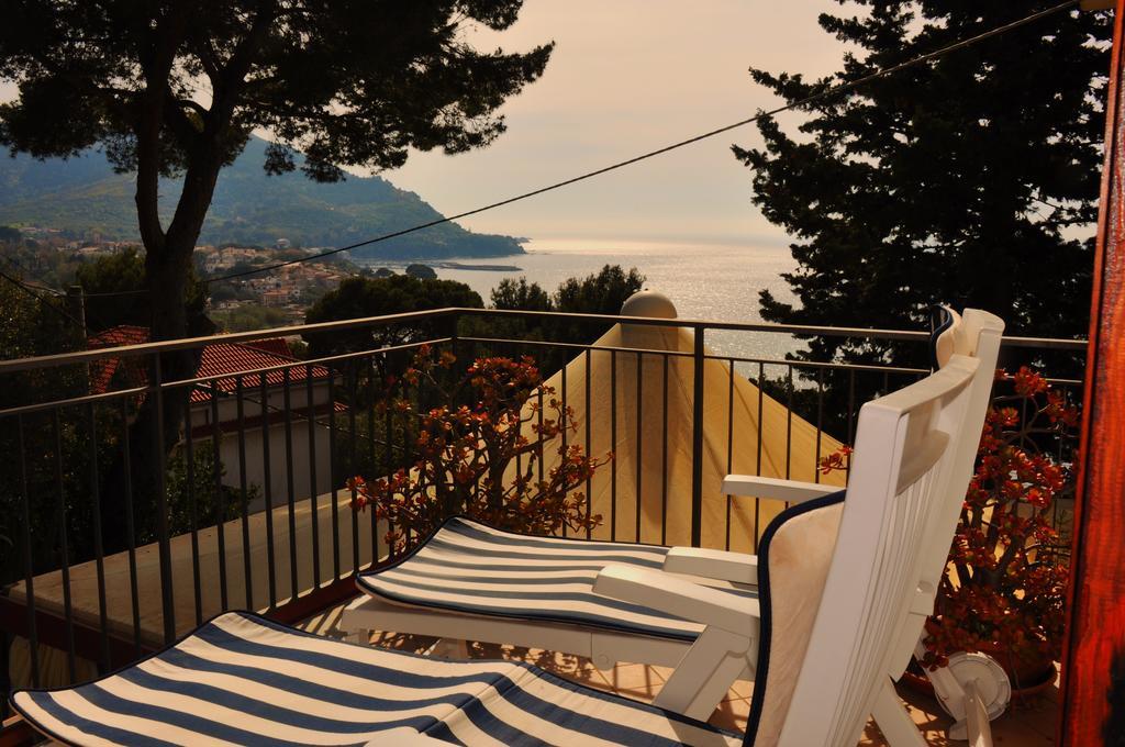 Villa Laura Sea View Apartments Santa Maria di Castellabate Exterior foto